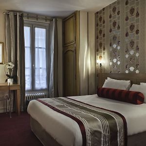 Hotel Romance Malesherbes By Patrick Hayat